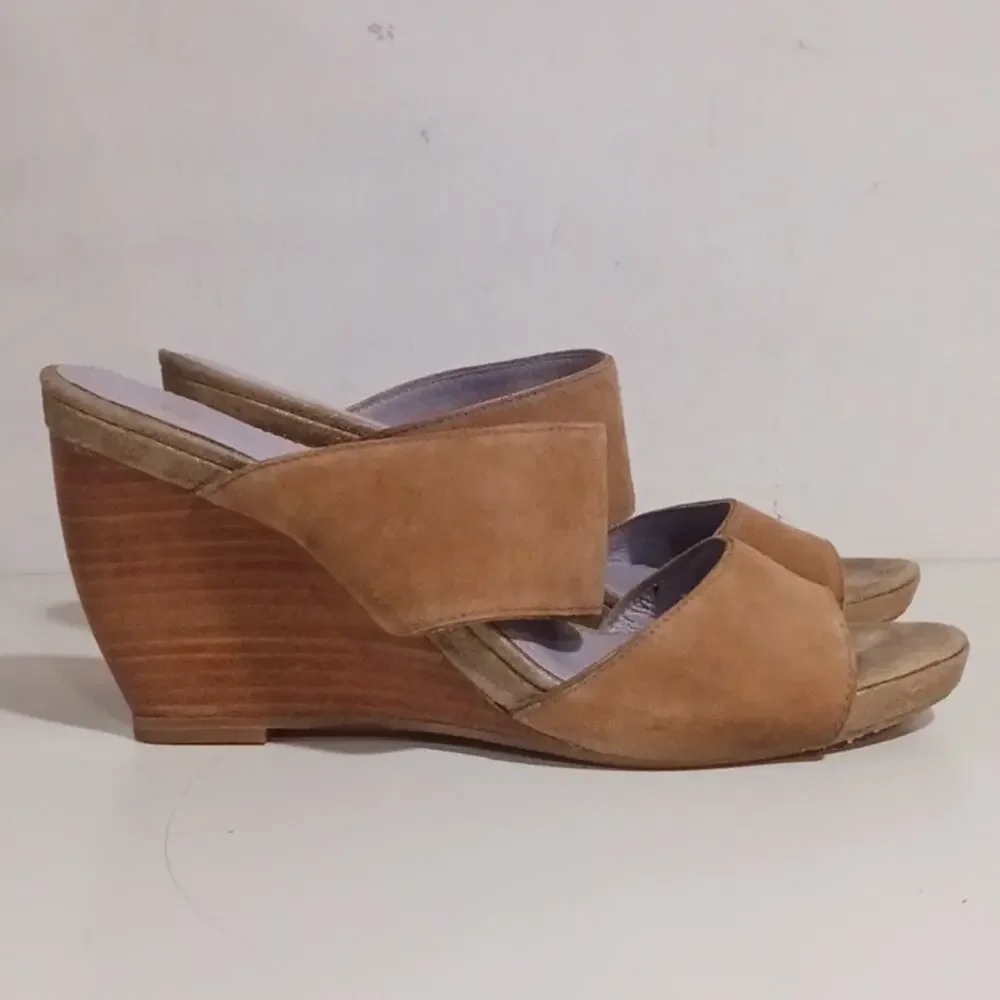 Johnson & Murphy Tan Suede Metallic trim Wedge Sandal sz 8.5
